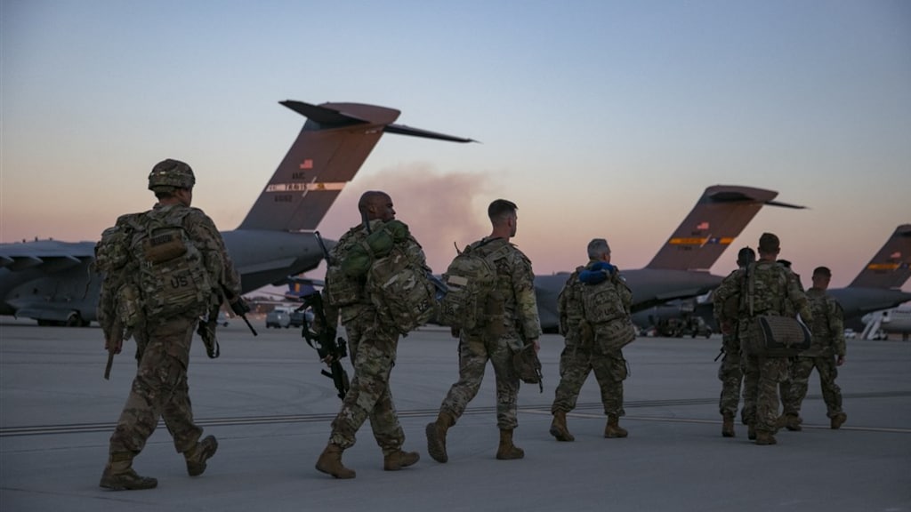 VS roepen burgers op ook Belarus te verlaten, Scholz trekt naar Moskou