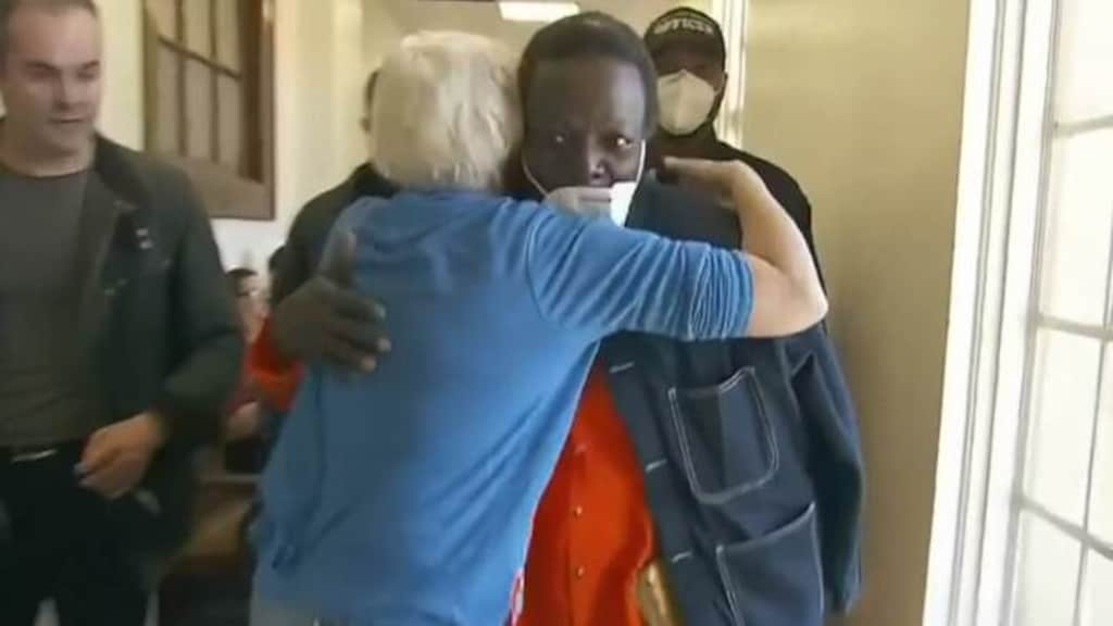 Een Amerikaanse tv-zender filmde de knuffel met Marian.