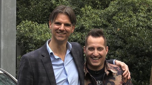 Kijkers Steenrijk, straatarm zijn opschepper zat: 'Wat een patjepeeër'