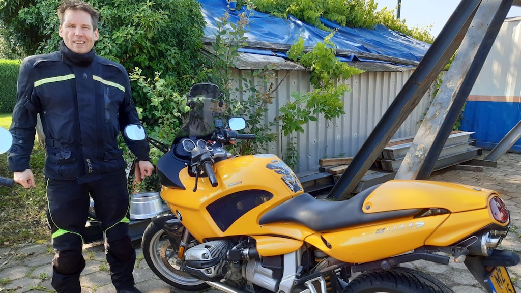 Op de weg is hij niet bang. Hij voelt er vrijheid.