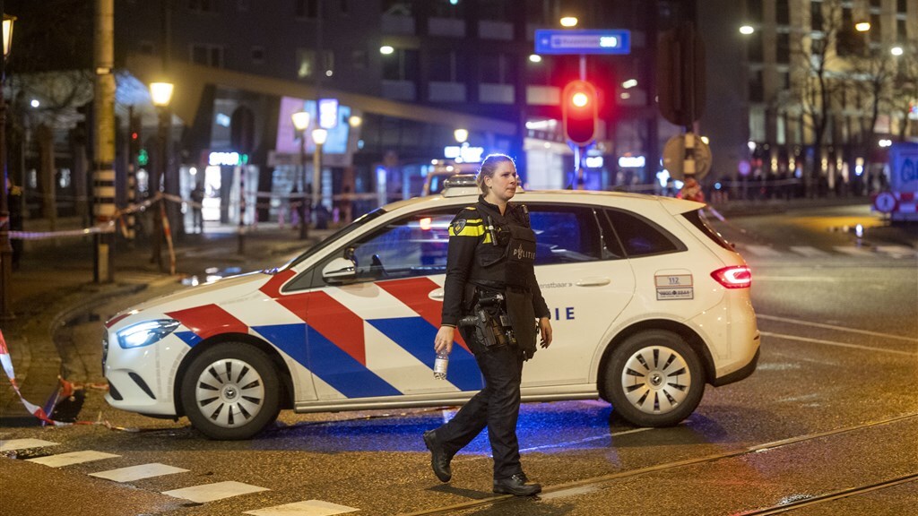 Tientallen mensen bevrijd uit Apple Store Amsterdam, gijzeling nog gaande