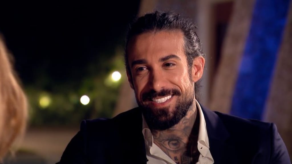 Bachelor Fabrizio maakt de tongen los in nieuwe aflevering