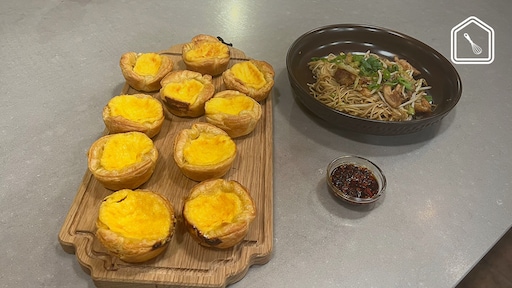 Hugo kookt: Chinese bami met kippendij én snelle custardtaartjes