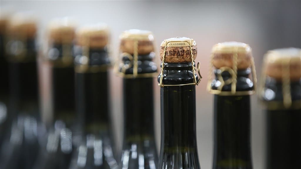Waarschuwing voor MDMA in grote champagneflessen