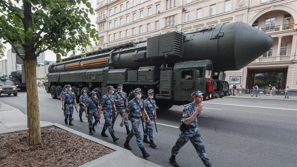 Poetin zet nucleaire wapens op scherp: 'Kans klein dat hij ze gebruikt'