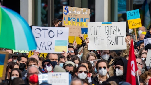 Westen wil betalingsverkeer Rusland lamleggen, Russische banken uit Swift