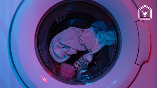 Aha! Daar is dus dat klepje onderaan de wasmachine voor