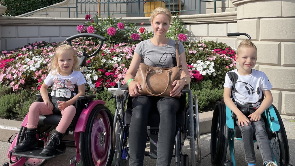 Elly, haar zoon én dochter zijn afhankelijk van een rolstoel: 'Soms denk ik: waarom is ons dit overkomen?'