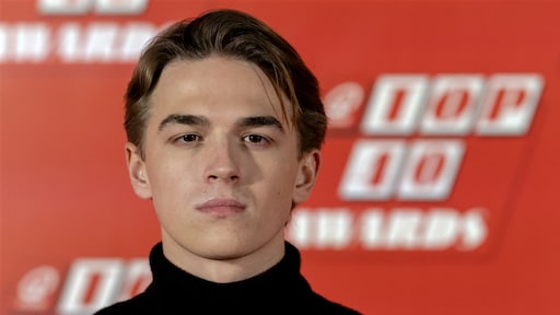 Antoon brengt als verrassing nieuwe plaat Gezichten uit