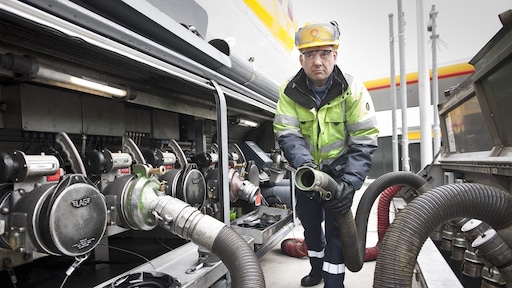 Nederland geeft 823.000 vaten olie uit noodvoorraad vrij: 'Voor de lunch al op'