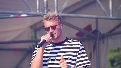 Joshua Nolet barst in tranen uit op podium na geboorte dochter