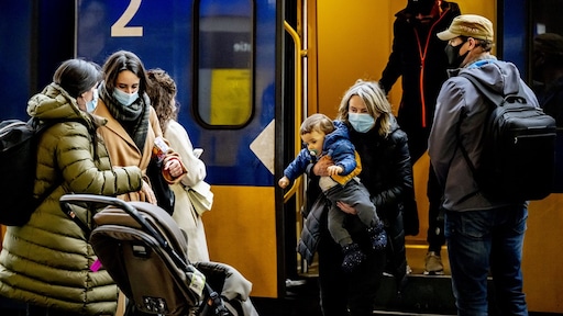 OMT: mondkapjes in het ov hebben zin, quarantaine moet blijven