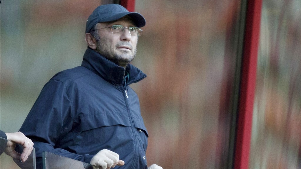 De miljardair Suleyman Kerimov tijdens een wedstrijd van zijn voetbalclub Anzhi Makhachkala en AZ in 2015.