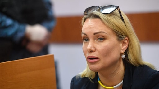 Russische tv-activiste neemt ontslag, wil geen politiek asiel