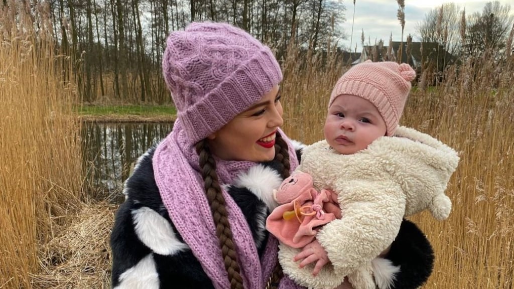 Zes maanden oude baby van Robin Martens zegt nu al 'mama'