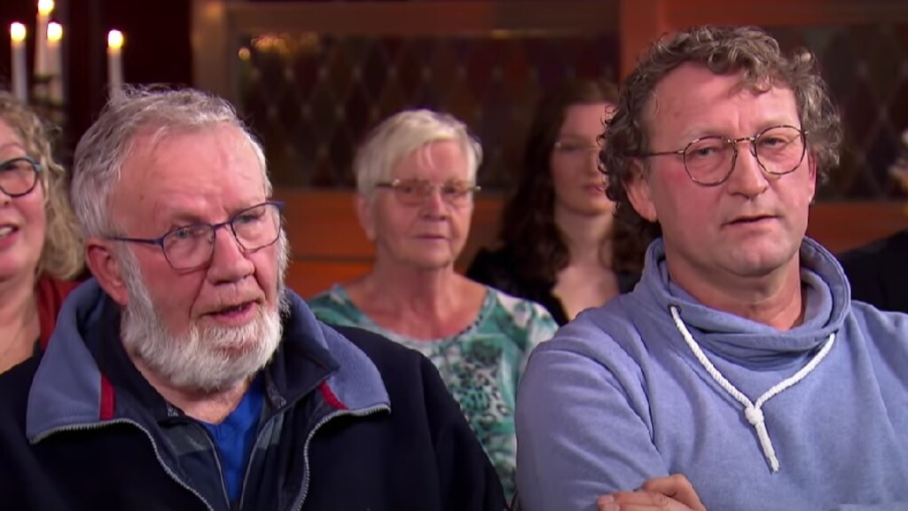 Mr. Frank Visser-kijkers schrikken van treiterijen om hekje: ‘Vreselijke mensen’