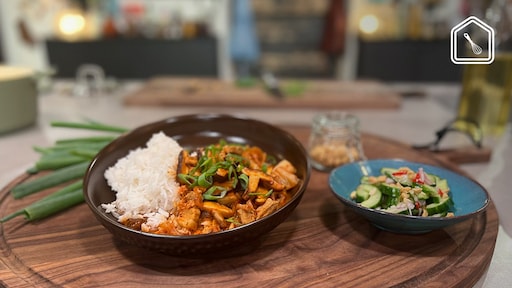 Heerlijke Koreaanse stoof met kimchi en een frisse komkommersalade