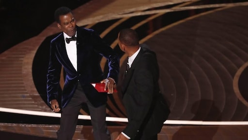 Will Smith geeft Chris Rock een klap tijdens Oscarceremonie