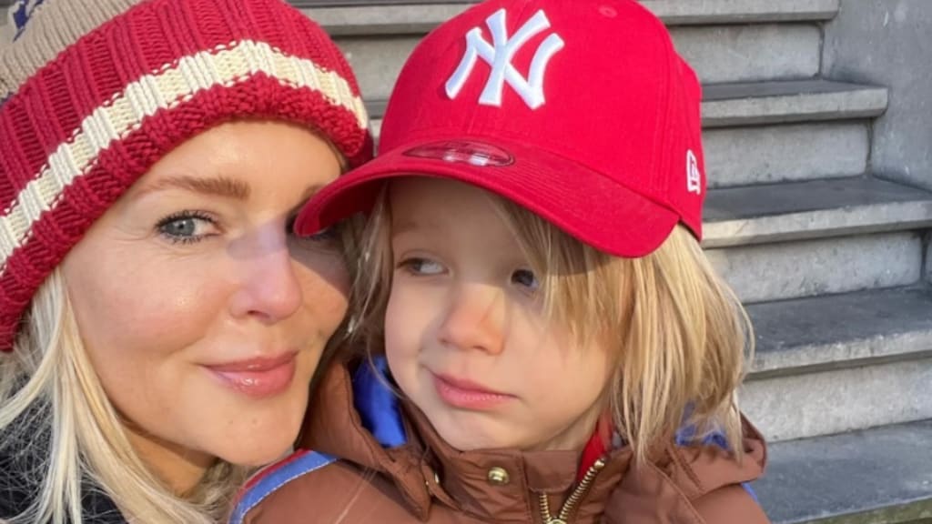 Chantal Janzen viert verjaardag én eerste schooldag zoontje