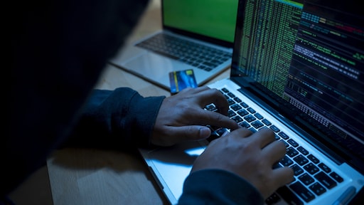 Politie verspreidt stemgeluid Odido-hacker, maar hem herkennen is lastig