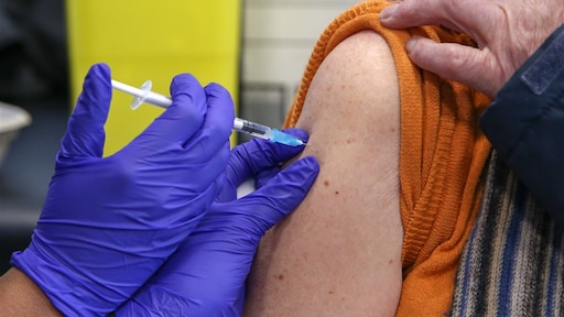 Duitser liet zich 87 keer vaccineren, wat doet dat met je lichaam?