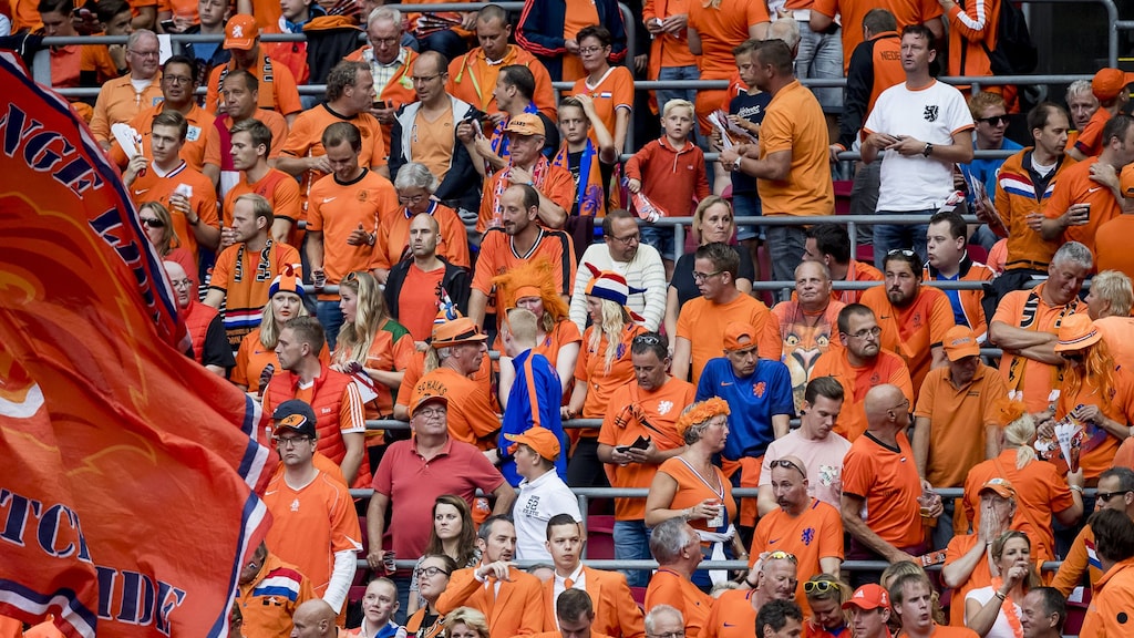 Oranjefan betaalt zich blauw in Qatar: 'Alleen kaartje eerste WK-duel al 250 euro'
