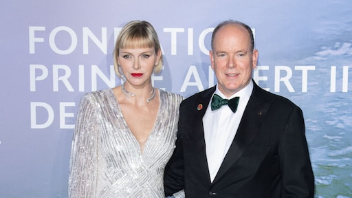 Prinses Charlene deelt voor het eerst sinds lange tijd een vrolijk gezinskiekje