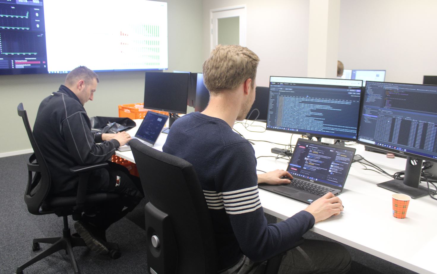 De controlekamer is het kloppend hart van het distributiecentrum.