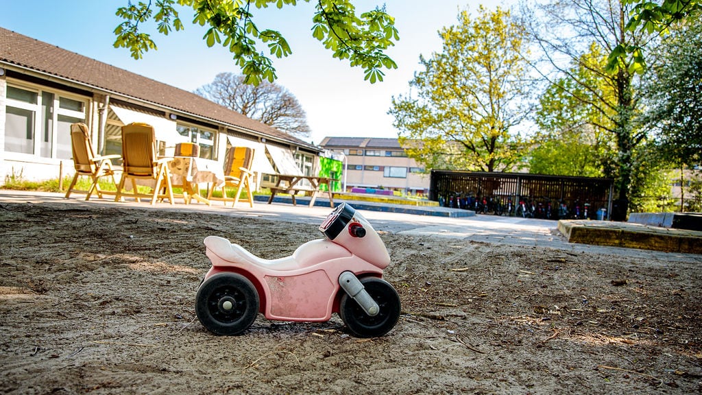 Met 57 Oekraïners en een hond in een oude school in Best, zo gaat dat eraan toe