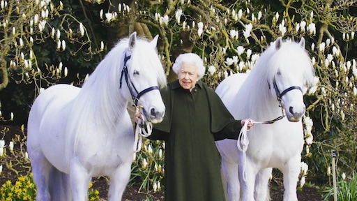 Britse koningin Elizabeth viert 96ste verjaardag met haar pony's