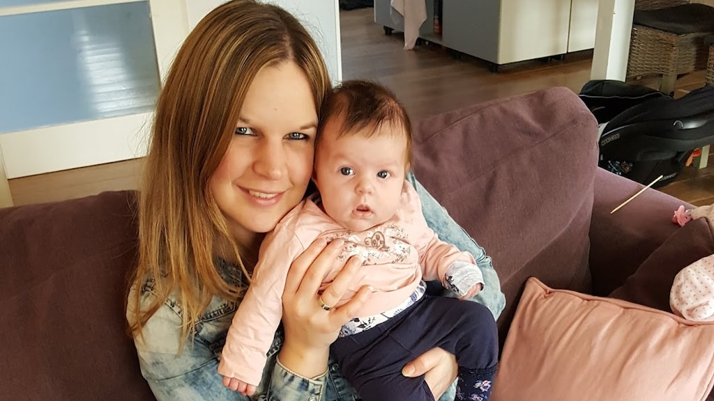 Selina en haar dochter Sage, zes weken na de bevalling: "Het ging toen eigenlijk heel goed met ons. Ik voelde me steeds meer mezelf en kan oprecht zeggen dat ik me op dat moment weer echt blij, trots én gelukkig voelde."