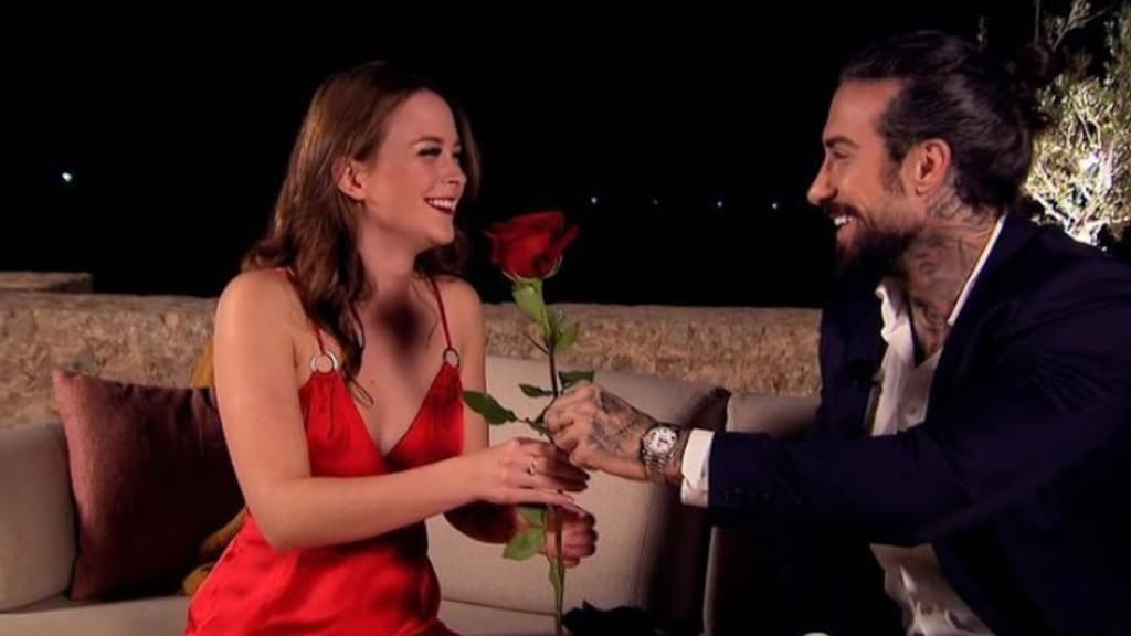 Margaux laat van zich horen na sekscapades Fabrizio