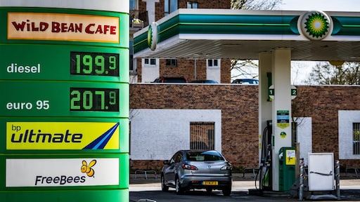 Benzine lijkt wat goedkoper, maar is juist buitensporig duur