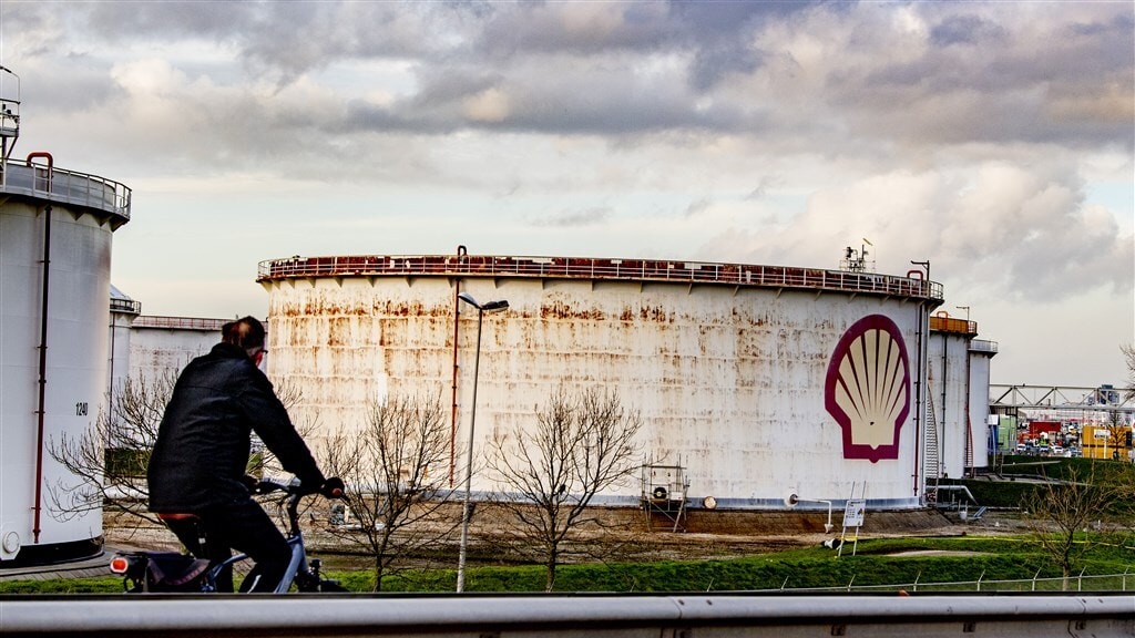 Milieudefensie dreigt met actie tegen Shell-bestuurders