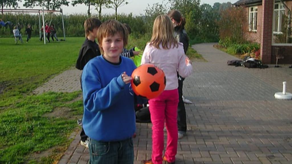 Hier stond Lucas op de wachtlijst en had hij nog zijn meisjesnaam. Brugklaskamp, 2008.