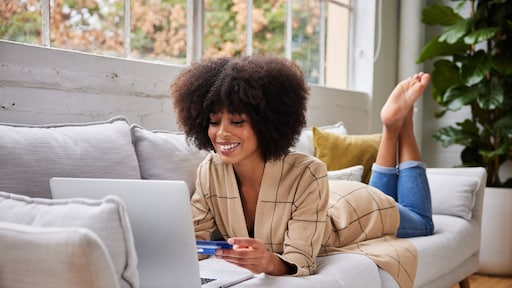 Naomi: 'Ik shop graag online, maar ben amper blij wanneer het pakket eindelijk binnen is'