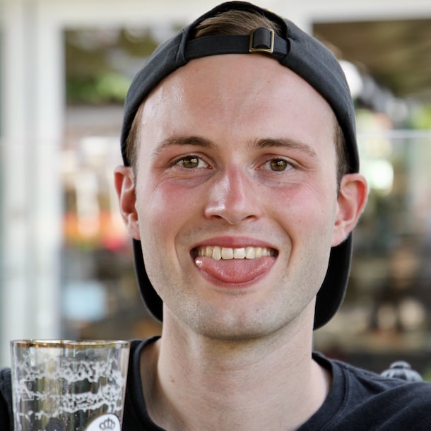 Lucas met vrienden op campervakantie in Duitsland, 2021.