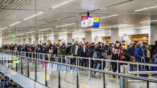 Voorzitter FNV: grote acties als koopkracht niet verbetert