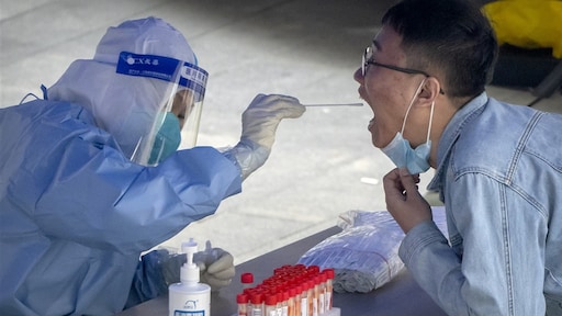 Na lockdown in Shanghai, verscherpt nu ook Peking coronamaatregelen