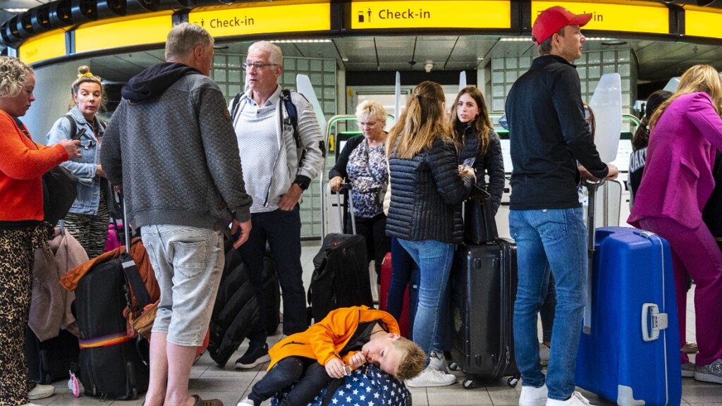 Schiphol: vluchten schrappen niet gelukt, houd opnieuw rekening met drukte