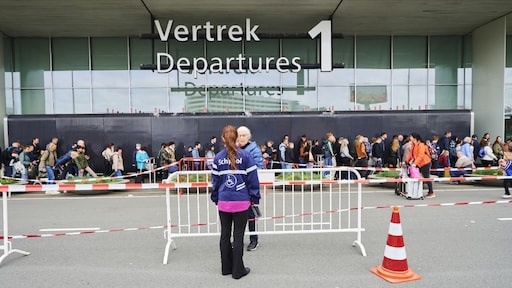 'Dit is nog maar de meivakantie'; piekdrukte Schiphol houdt aan