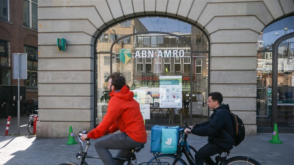 Klanten ABN Amro gaan dik 50 procent meer betalen