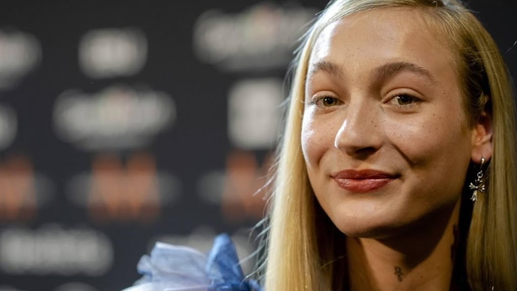 Cornald Maas mag S10 bellen voor commentaarpositie songfestival