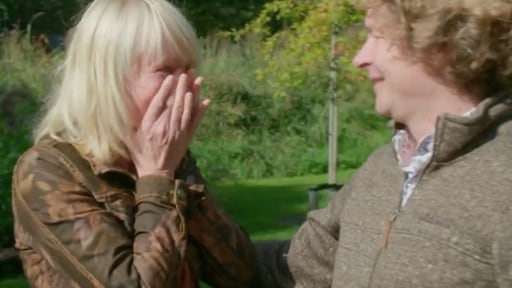 Bed & Breakfast-eigenaar vraagt vriendin ten huwelijk tijdens opnames