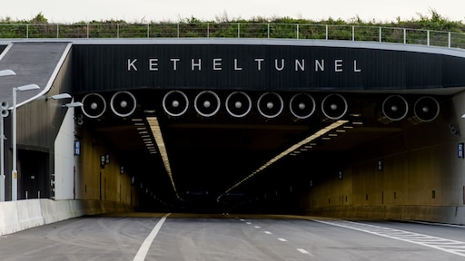 Ketheltunnel bij Rotterdam uren dicht door ziek personeel