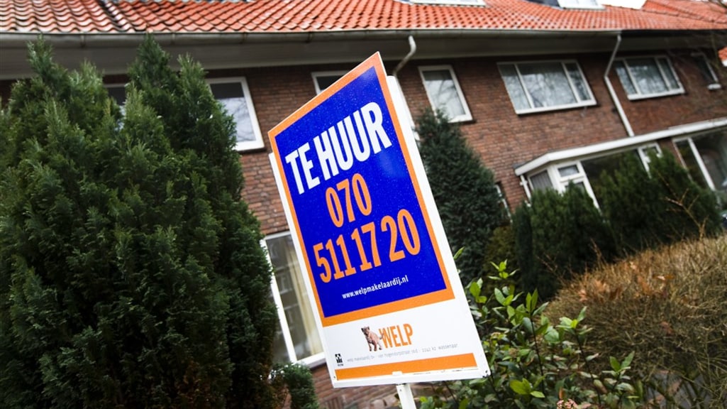 Kabinet gaat middenhuurders beschermen tegen woekerprijzen