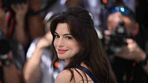 Anne Hathaway brengt eerbetoon aan schoonmoeder in nieuwe film