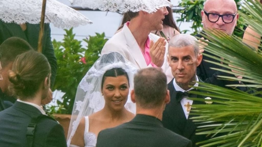 Kourtney Kardashian en Travis Barker voor derde keer getrouwd in Italië