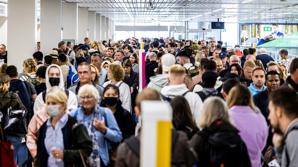 ANVR: overweeg inroepen leger voor beveiliging op Schiphol