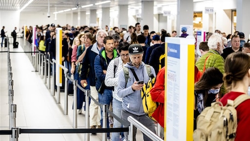 Nieuwe regels met 'slots' moeten drukte Schiphol deze zomer verminderen